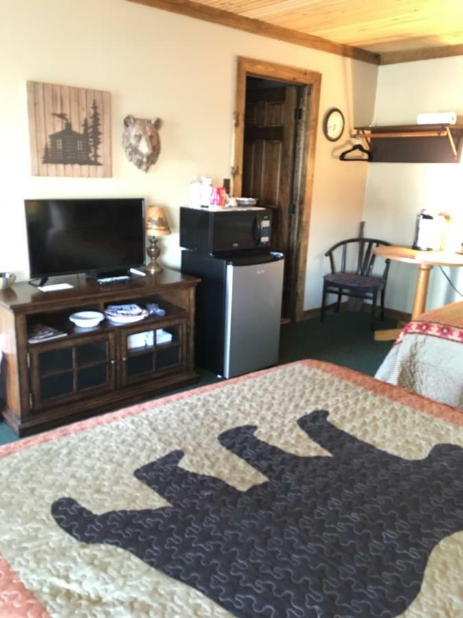 Warrensburg Inn & Suites - 6 Mi To Lake George מראה חיצוני תמונה